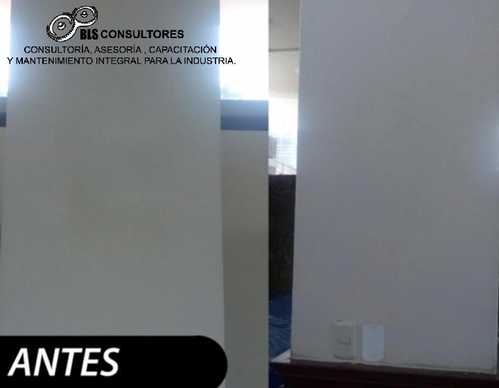 Señal Microscopio de Polarización instalada en laboratorio
