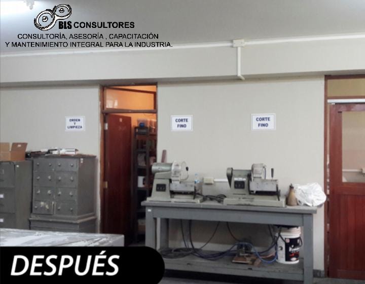 Señalización de servicios higiénicos con señal de Salida